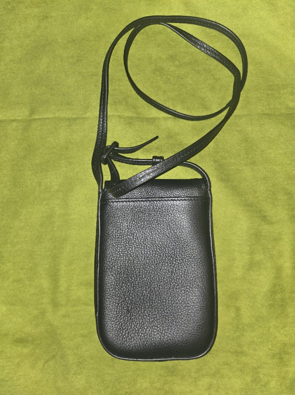Tory Burch Black Pebbled Leather Crossbody Phone Bag with Gold Logo - Picture 3 of 3
